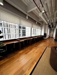 UE Square (D9), Office #558228341
